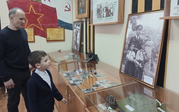 Брянским школьникам рассказали о подвиге легендарного лётчика-земляка