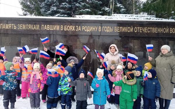 В Первомайской сельской библиотеке для дошкольников прошла программа «Мальчишка — будущий солдат»