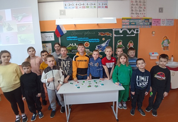 Школьников Брянского района вдохновила бронетехника Победы