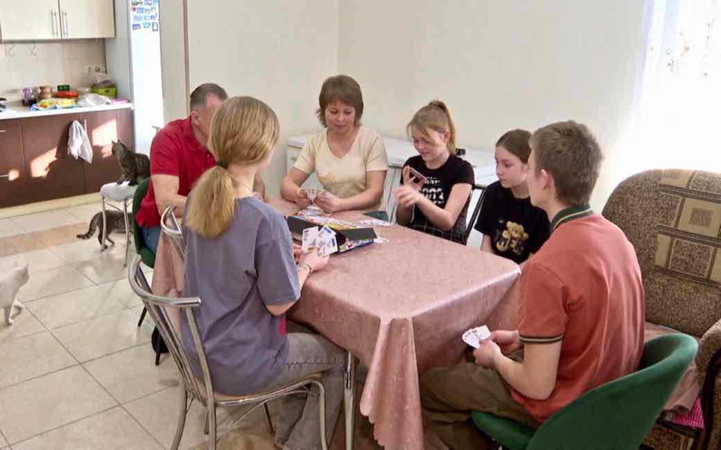 В Брянской области поддерживают приёмные семьи