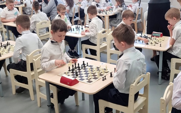 В Брянске проходят соревнования по шахматам среди дошкольников «Маленький шахматист»