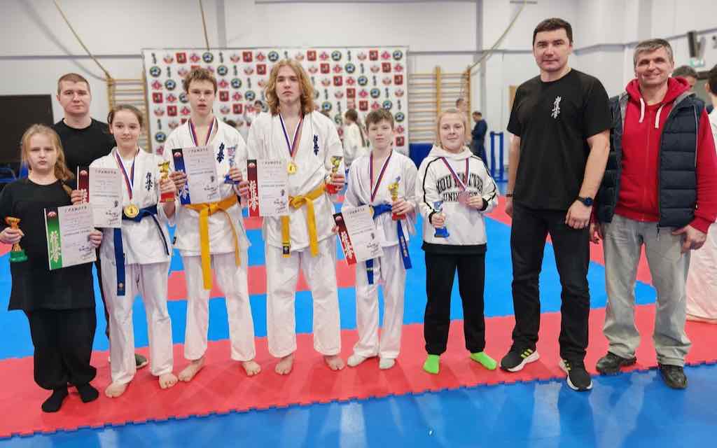 Брянские каратисты завоевали «золото» на межрегиональном турнире в Москве