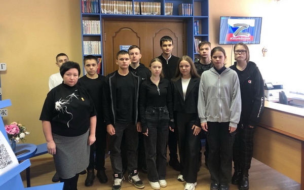 На Брянщине проходят патриотические часы «СВОих не бросаем»