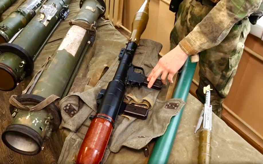 Военно-патриотический центр «Рубеж 32» провёл в Клинцах Брянской области интерактивную выставку