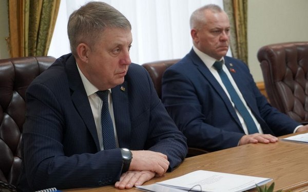 Александр Богомаз встретился с директором филиала ПАО «Россети Центр» — «Брянскэнерго» Фёдором Капшуковым