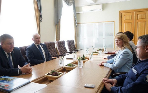 Губернатор Александр Богомаз провёл встречу с замруководителя федерального казначейства Александром Демидовым