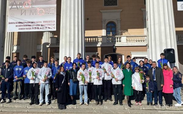 В центре Брянска проводится праздничная акция «Вам, любимые»