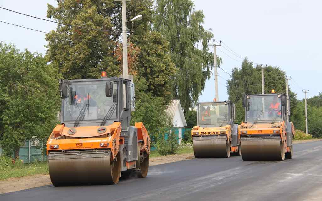 В Брянской области продолжат обновление сельских дорог по нацпроекту
