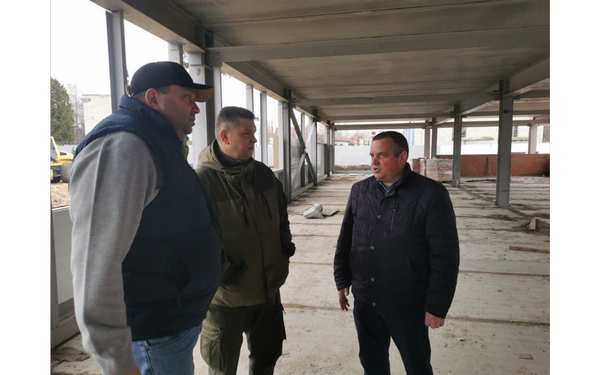 Заместитель губернатора Брянской области провёл ревизию строек спортивных объектов региона