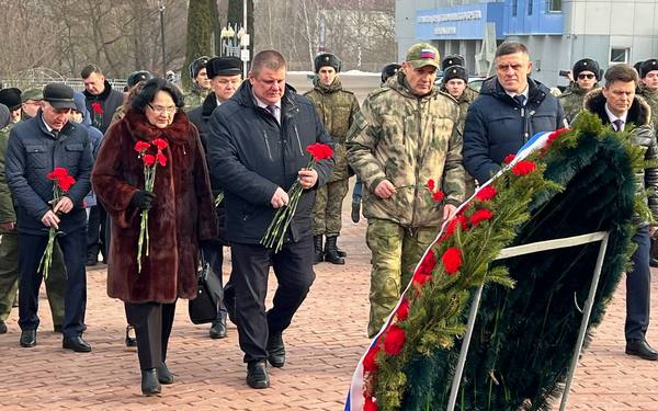 В Брянске помнят подвиг героев-десантников 6-й роты