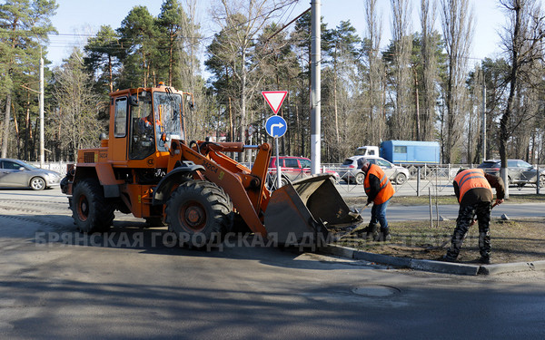 Улицы Брянска очистили от песка