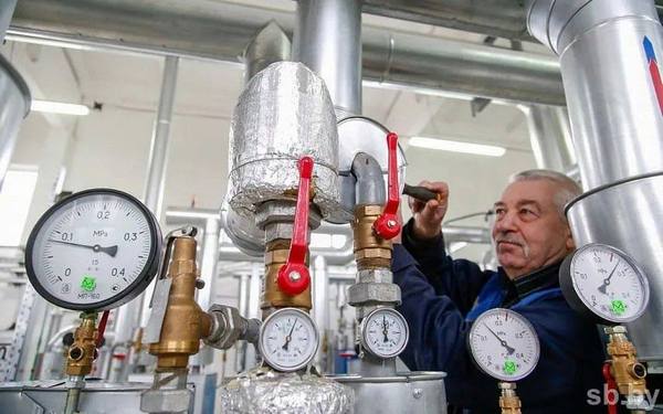 Губернатор Брянской области поздравил работников ЖКХ с профессиональным праздником