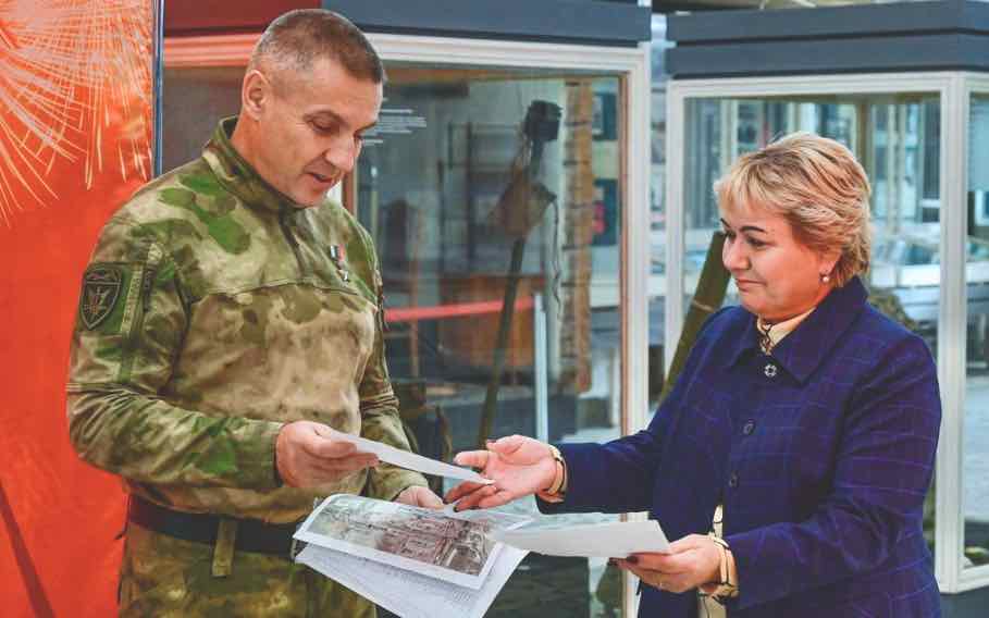 Герой России передал уникальные документы о спецоперации на Чернобыльской АЭС Брянскому краеведческому музею