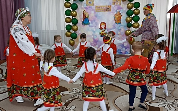 Дошкольники Брянской области отмечают Масленицу