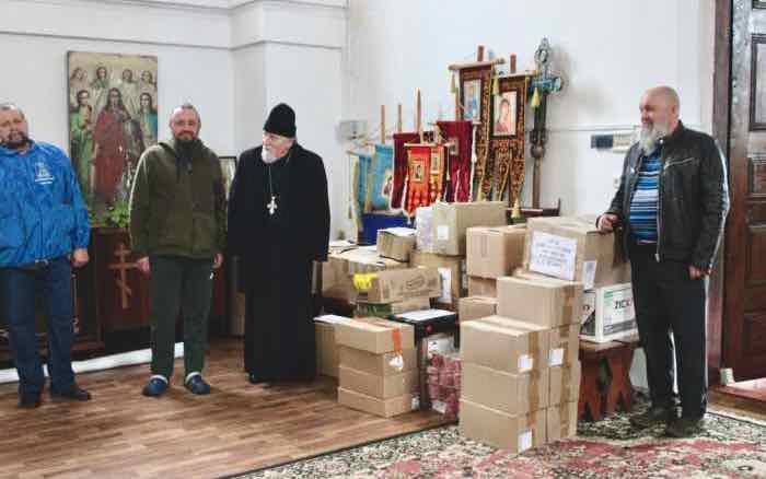 В Брянской области Мглинские студенты и прихожане приготовили гуманитарную помощь военным