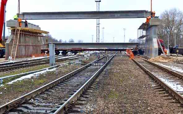 В Унече Брянской области ремонтируют ключевой путепровод через железную дорогу