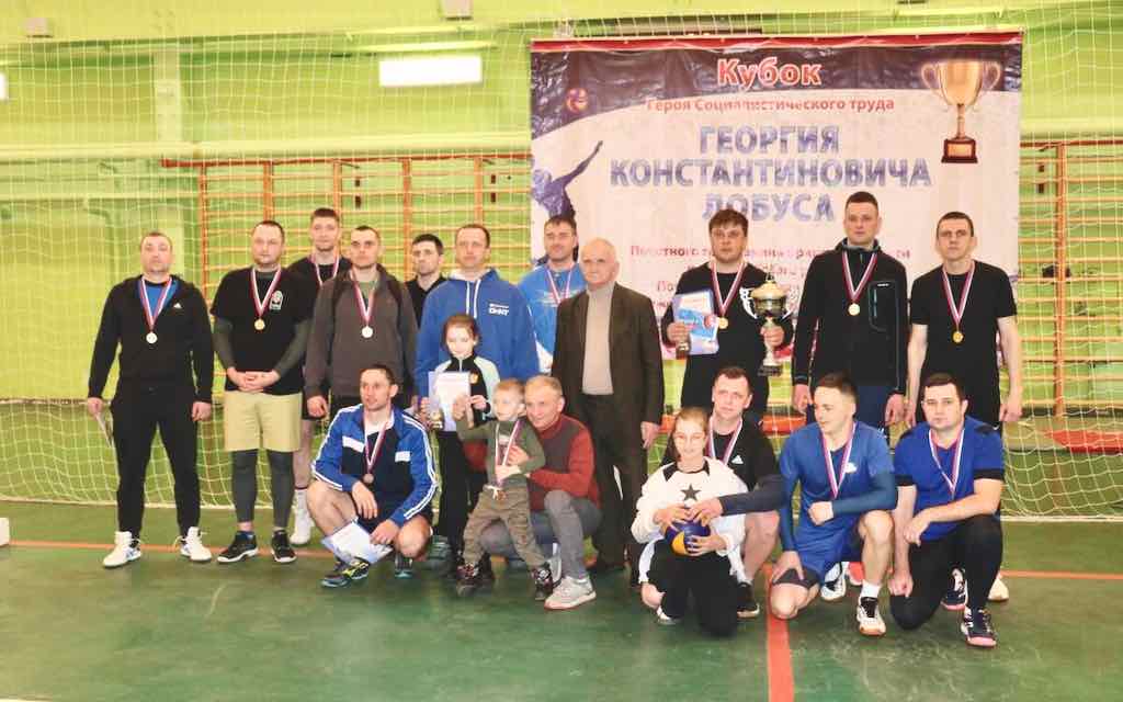 В Стародубе определили лидеров первого дня волейбольного турнира