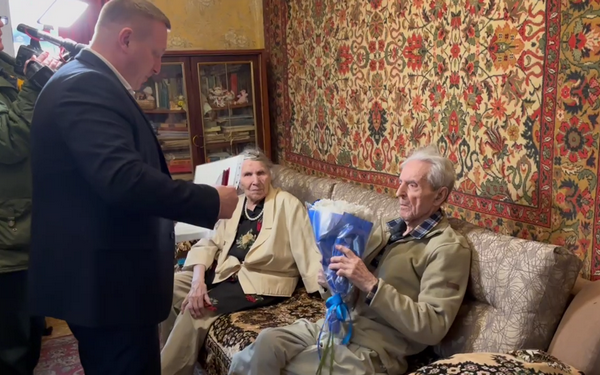 Житель посёлка Белые Берега Станислав Комаров отметил вековой юбилей