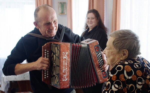 Ветеранов в Климовском районе наградили под мелодию «Катюши»
