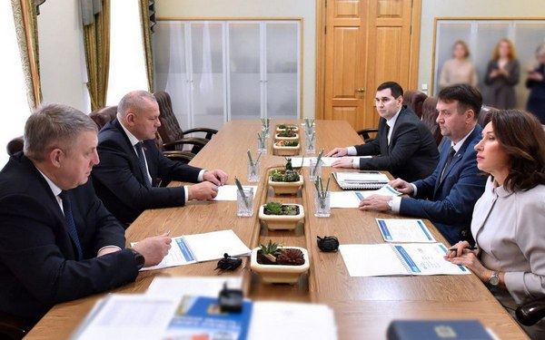 Александр Богомаз провел встречу с генеральным директором АО «Газпром энергосбыт Тюмень»