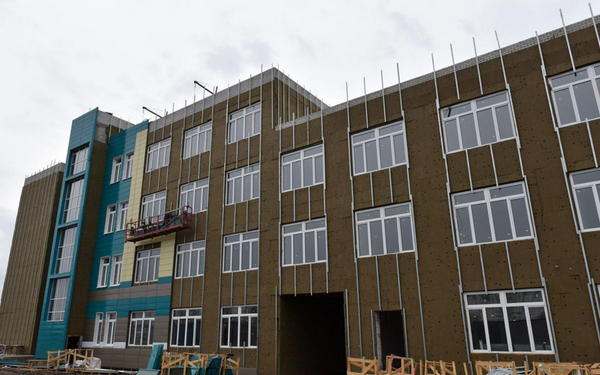 По улице Олега Строкина в Брянске продолжается строительство школы