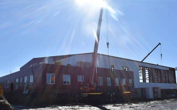 Продолжается строительство спорткомплекса с бассейном в Клетне на Брянщине