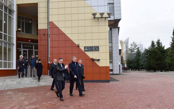 Александр Богомаз рассказал о ходе капремонта Брянского городского лицея №1 им. А.С. Пушкина