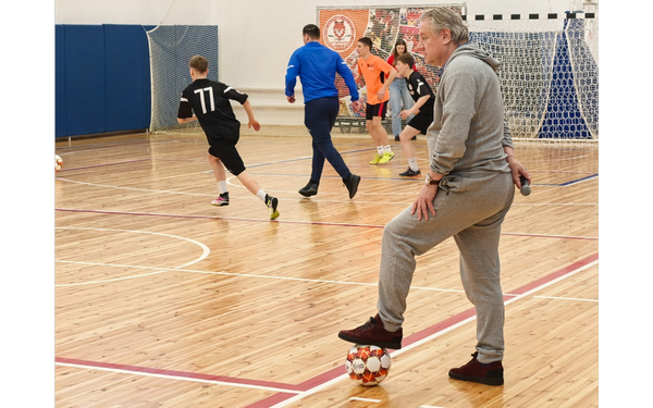 Для студентов БГУОР главный тренер брянского «Динамо» Андрей Канчельскис провёл мастер-класс