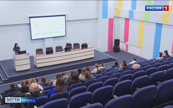 В девяти женских консультациях Брянской области созданы службы сопровождения семей