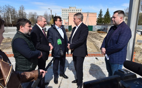 Глава Брянщины инспектирует стройплощадки в муниципалитетах