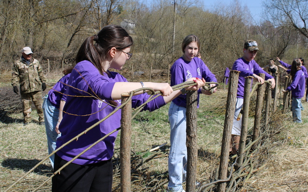 В заповеднике «Овстуг» на Брянщине прошёл субботник с участием волонтёров культуры