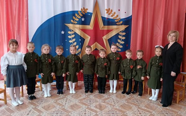 Брянские воспитатели организуют для дошкольников мероприятия в рамках Года защитника Отечества