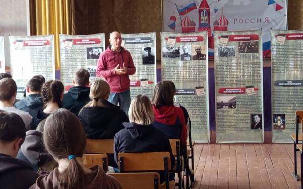 В Стародубе на Брянщине открылась выставка «Летопись народной войны»