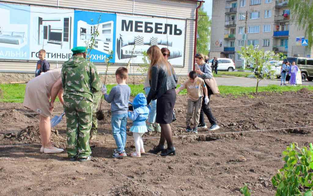В Стародубе заложили «Сад памяти» в честь 80-летия Победы