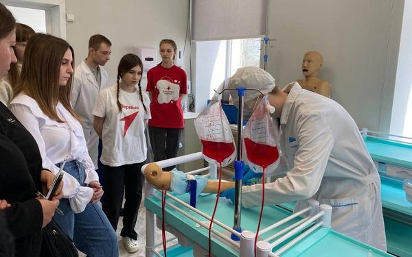 В Брянском медико-социальном техникуме имени академика Н.М. Амосова прошел день открытых дверей