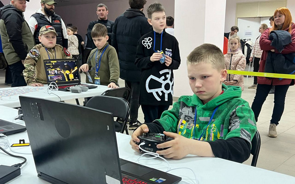 В Брянске проходит межрегиональный турнир по пилотированию дронов