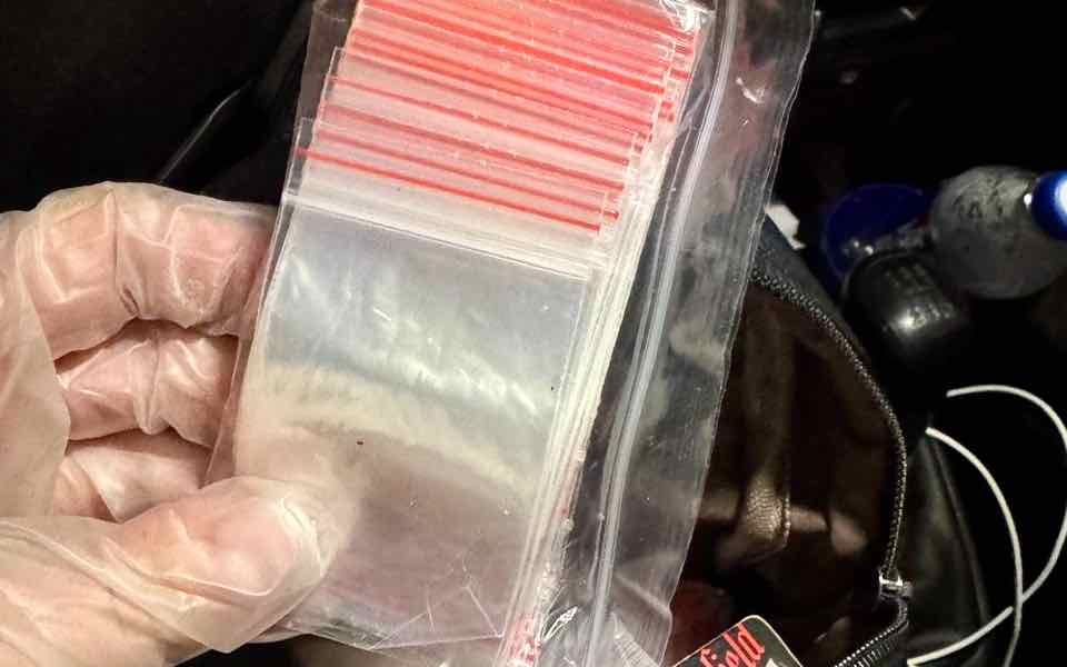 В Брянске задержали курьера с синтетическими наркотиками