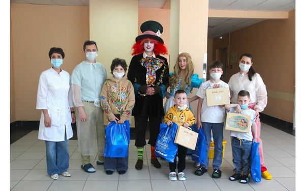 В онкоцентре Брянска в честь дня защиты детей устроили праздник