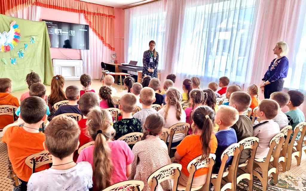 Волонтёр поисково-спасательного отряда «ЛизаАлерт» встретилась с ребятами детского сада «Солнышко» г. Жуковки