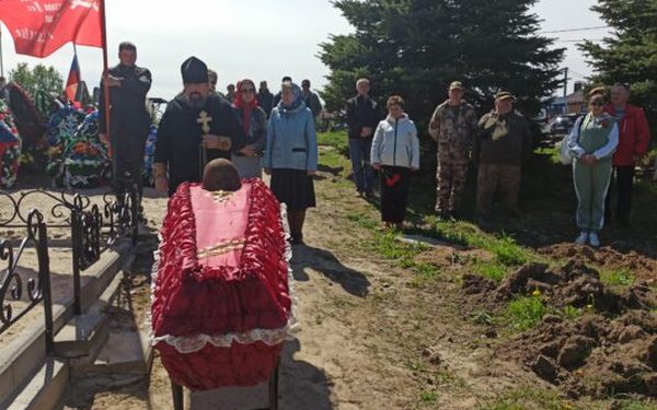 В Брянском районе торжественно перезахоронили останки неизвестного солдата