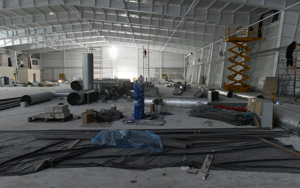 Александр Богомаз проинспектировал строительство ледовых дворцов