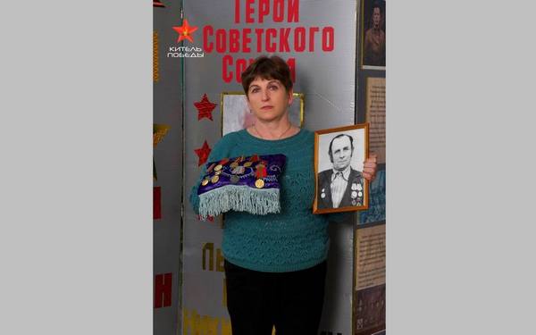 В Красной Горе прошла акция «Знамя совести, чести, добра»