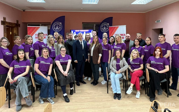 Для брянских волонтёров организовали встречу с ветераном СВО Олегом Куликовым