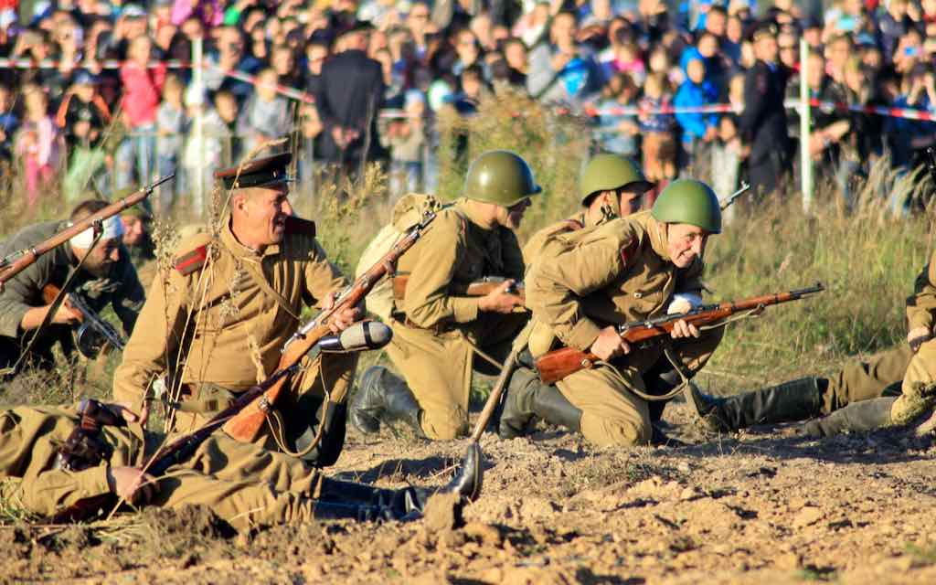Фотовыставка в Брянске перенесла зрителей в эпоху освобождения города