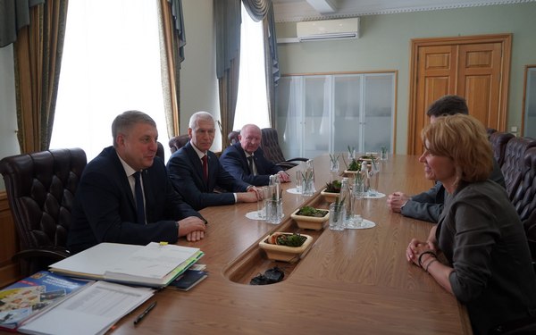 Брянский губернатор встретился с министром сельского хозяйства РФ Оксаной Лут