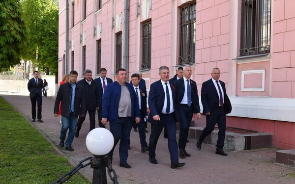 Губернатор Александр Богомаз оценил ход работ по капитальному ремонту зданий филиала Сеченовского университета