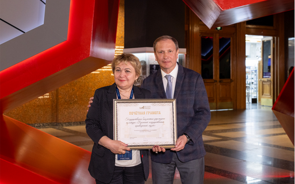 Брянских музееведов наградили за вклад в создание новой экспозиции в Музее Победы