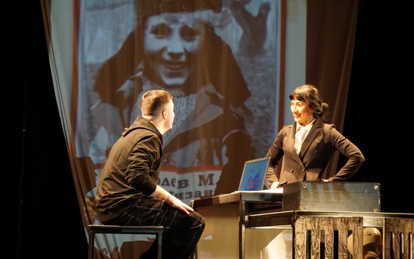 Брянский театр кукол подготовил для зрителей подарок ко Дню Победы