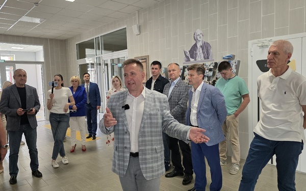 Новый корпус Брянского городского лицея № 2 посетили депутаты Госдумы