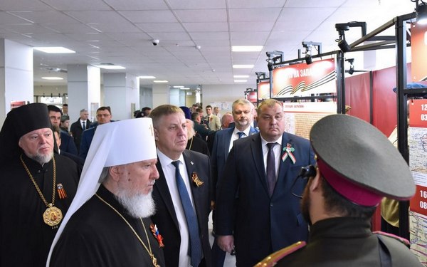 В Брянске открылась выставка «Великие битвы Великой Победы»